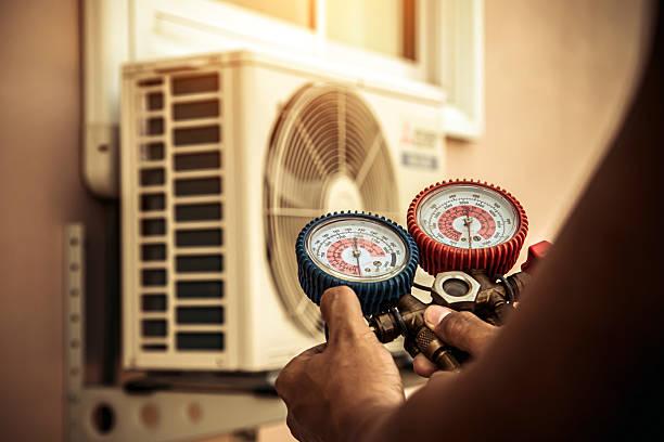 Professional Hvac technician working in Montpelier, OH